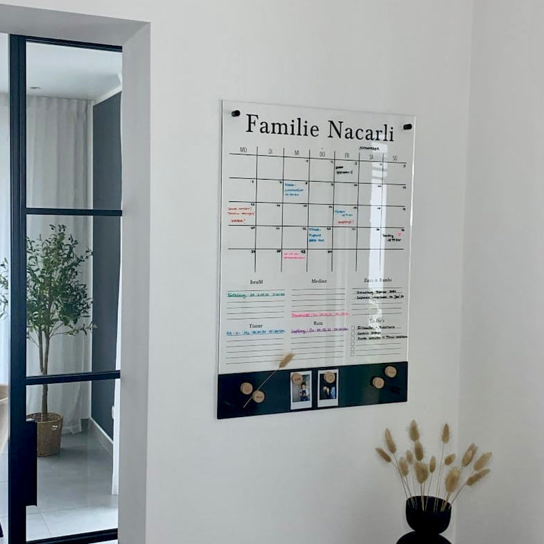 Hochkant Familienplaner für 5 Personen mit Magnetboard