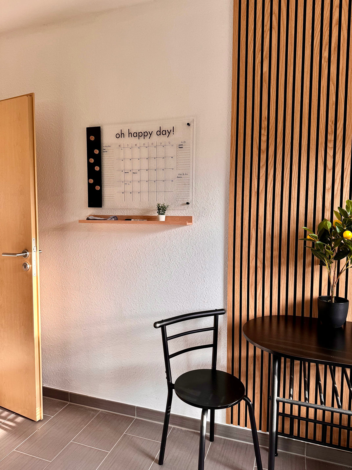 Monatsplaner mit Magnetboard